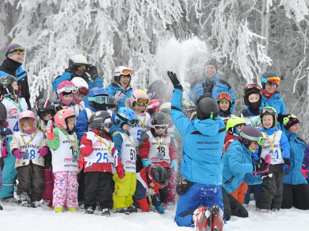 family-winter-camp-bukowina